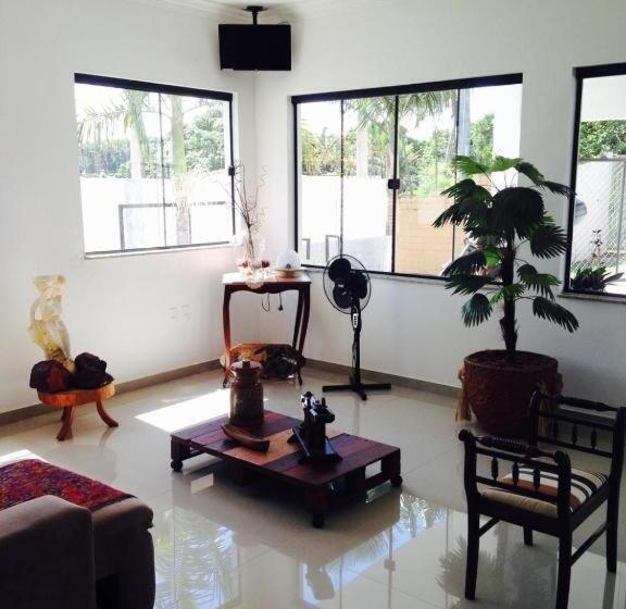 ペンション Pousada Manacá