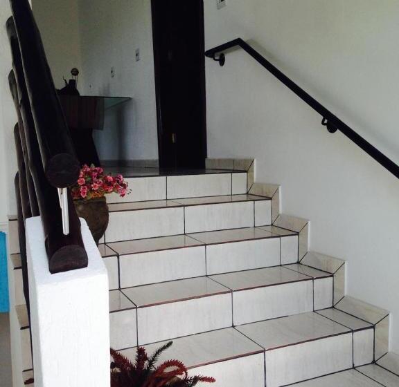 ペンション Pousada Manacá