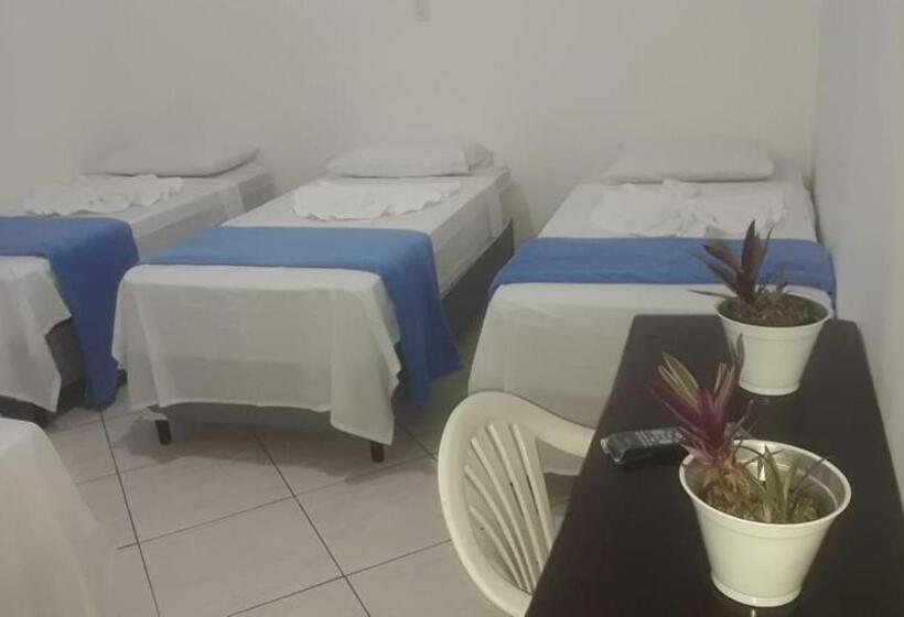 ペンション Pousada Manacá