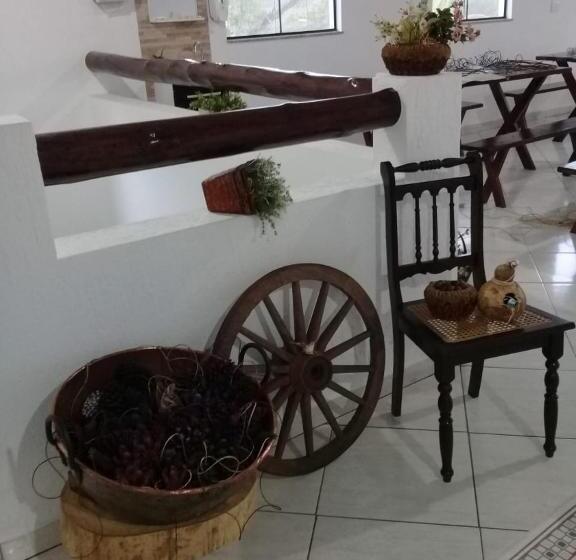 ペンション Pousada Manacá