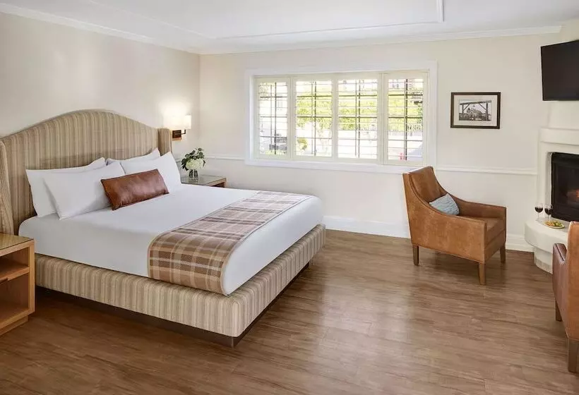 هتل Coachman's Inn, A Four Sisters Inn