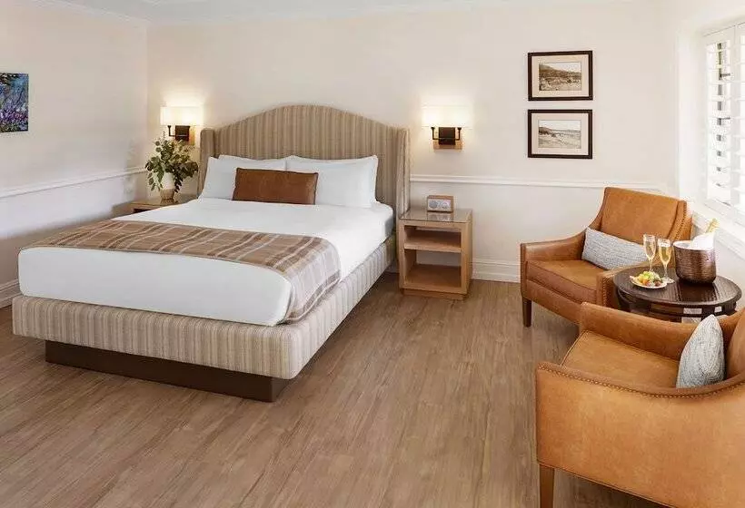 هتل Coachman's Inn, A Four Sisters Inn