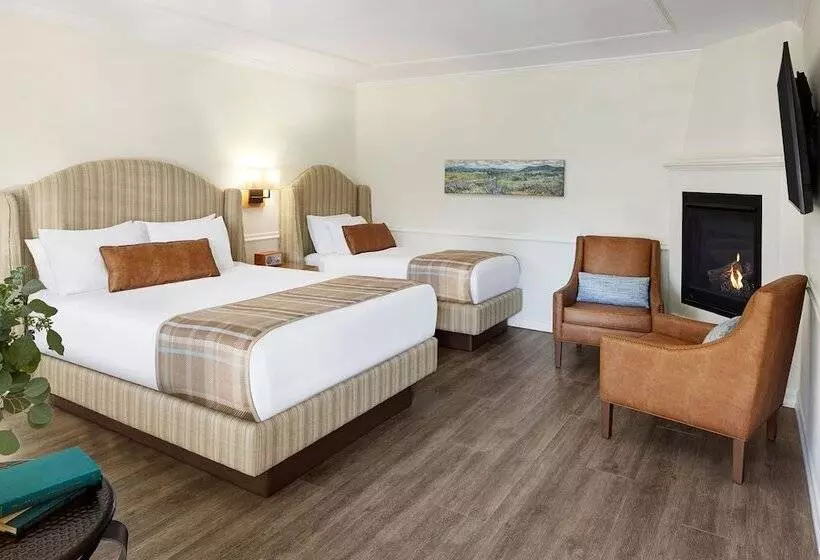 هتل Coachman's Inn, A Four Sisters Inn