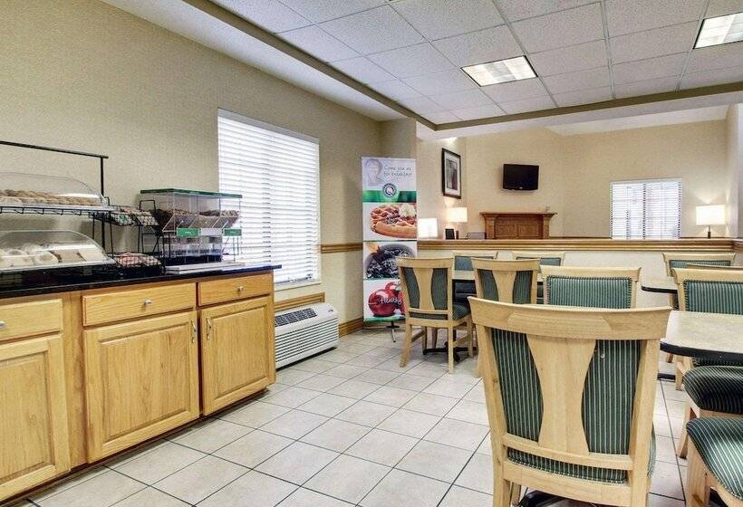 호텔 Columbia Inn & Suites