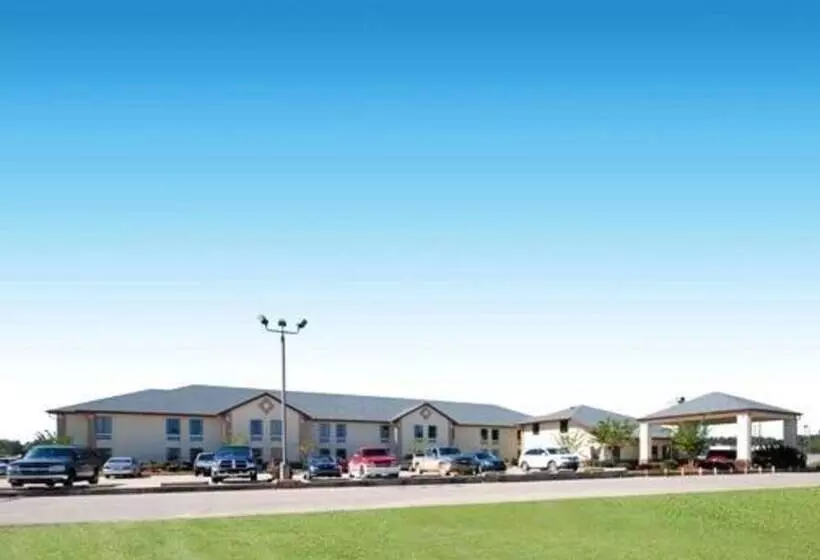 Отель Columbia Inn & Suites