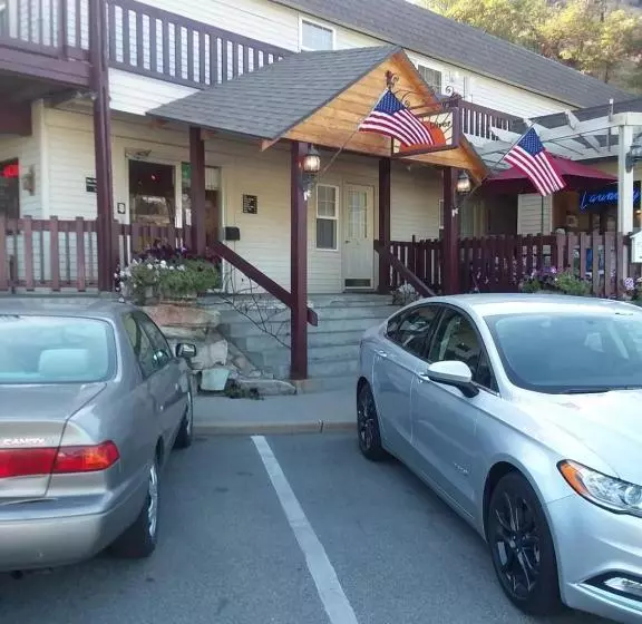 ホテル Columbia River Inn