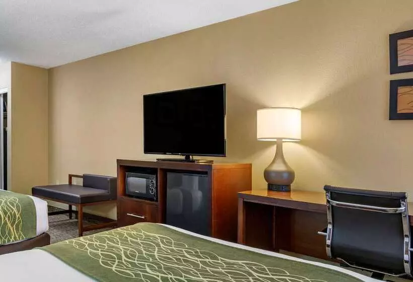 هتل Clarion Pointe Apex Holly Springs