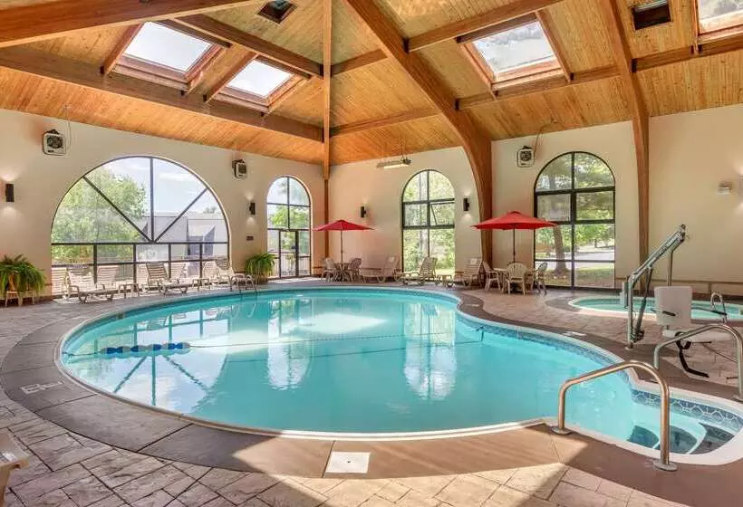 هتل Comfort Inn At Thousand Hills