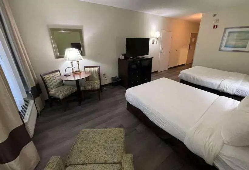 هتل Comfort Inn Pinehurst   Southern Pines