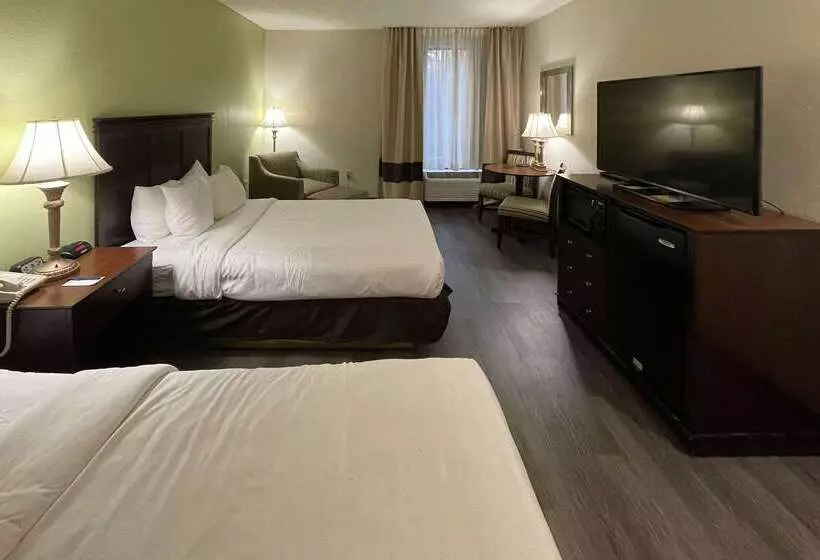 هتل Comfort Inn Pinehurst   Southern Pines