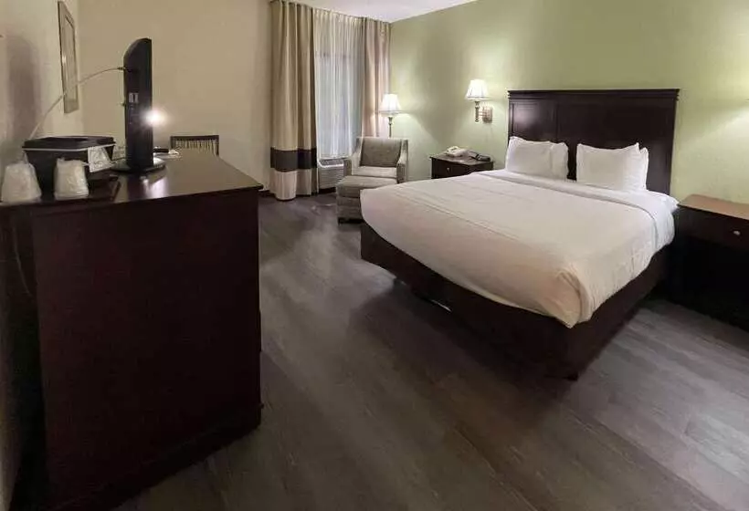 هتل Comfort Inn Pinehurst   Southern Pines