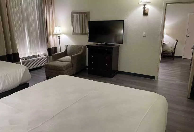 هتل Comfort Inn Pinehurst   Southern Pines