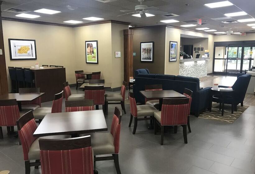 בית מלון כפרי Comfort Inn Pinehurst   Southern Pines