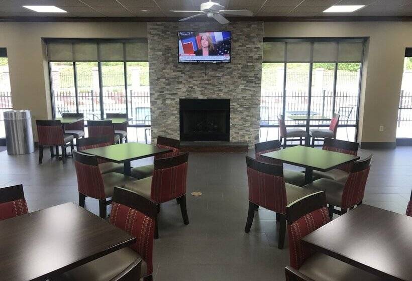 בית מלון כפרי Comfort Inn Pinehurst   Southern Pines