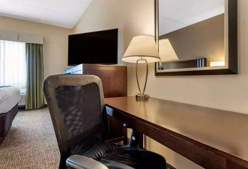 酒店 Comfort Inn & Suites Butler