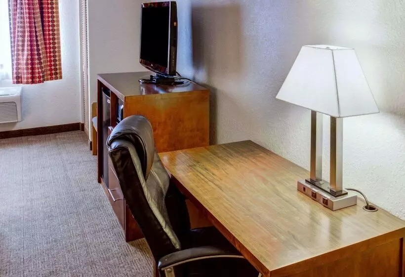 ホテル Comfort Inn & Suites North Greenfield