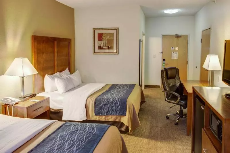 ホテル Comfort Inn & Suites North Greenfield