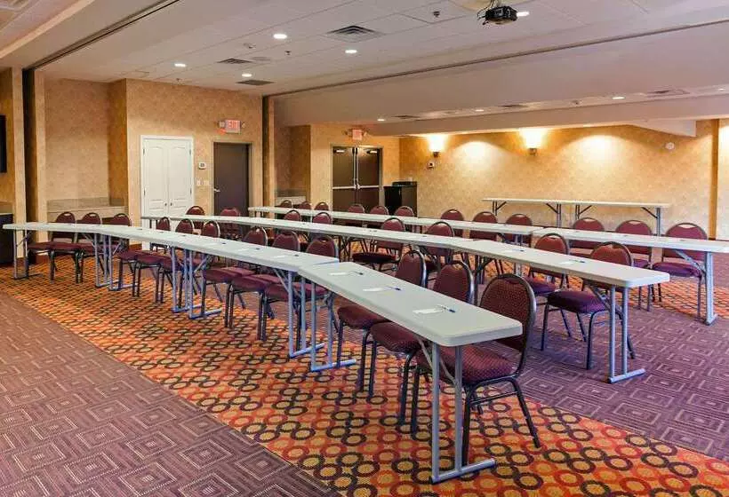 هتل Comfort Inn & Suites Statesville Mooresville