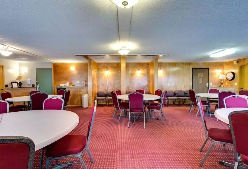 هتل Fireside Inn And Suites