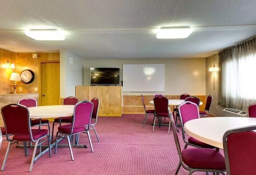 هتل Fireside Inn And Suites