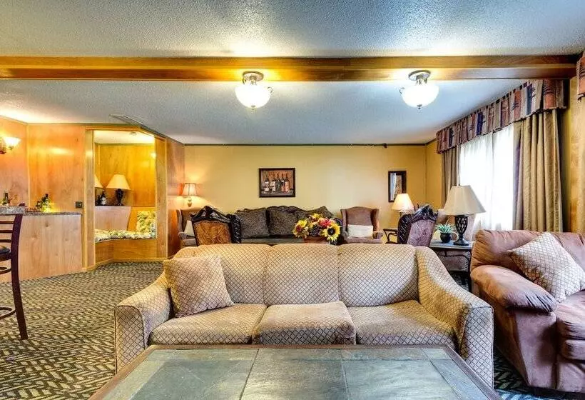 هتل Fireside Inn And Suites