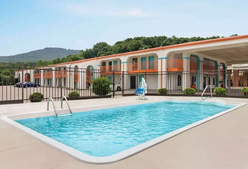 Отель Howard Johnson By Wyndham Chattanooga Lookout Mountain I 24