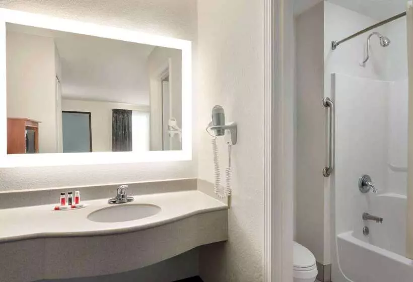 Отель Howard Johnson By Wyndham Chattanooga Lookout Mountain I 24