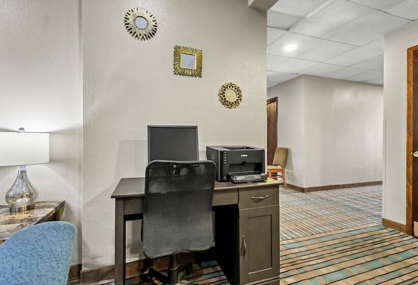 فندق Quality Inn Brookings University