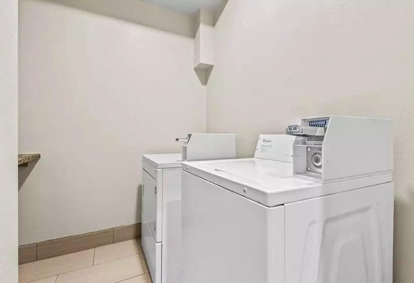 هتل Quality Inn Brookings University