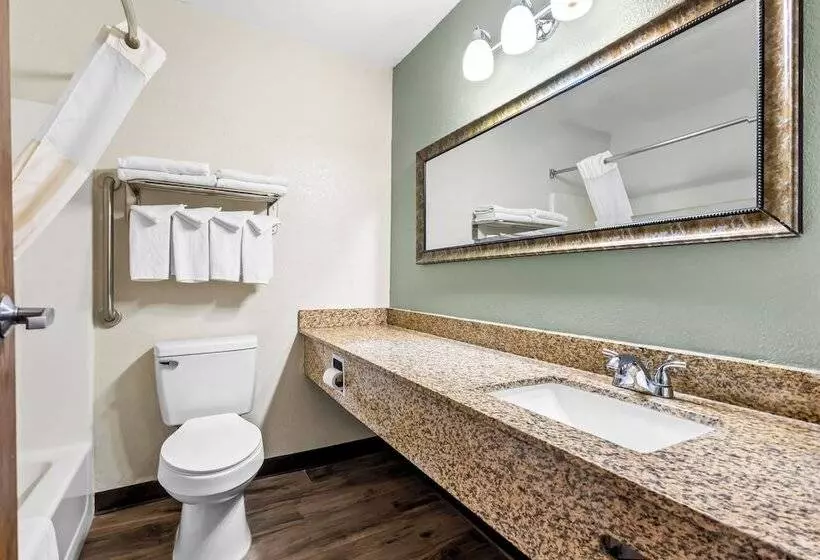 هتل Quality Inn Brookings University