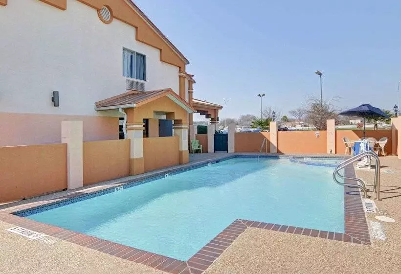 호텔 Quality Inn Forest Hill Fort Worth South