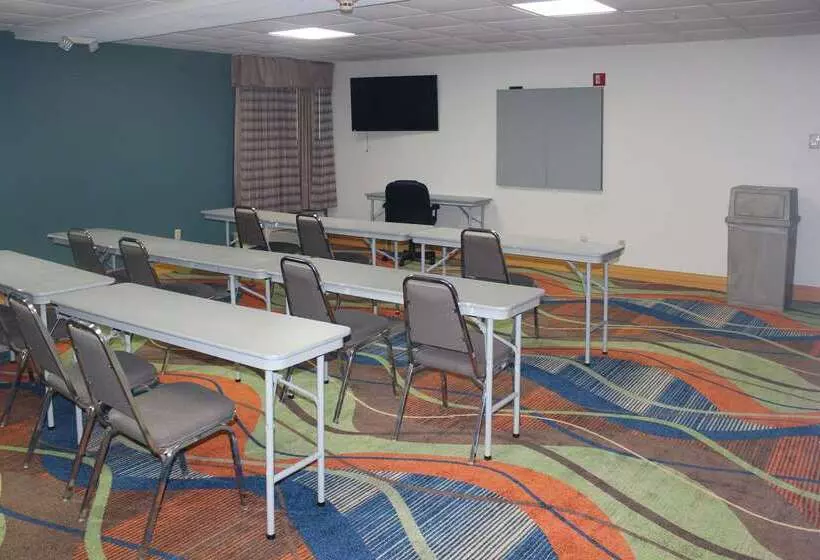 Отель Quality Inn North Vernon