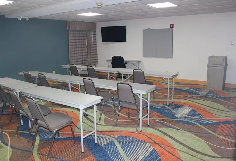 Отель Quality Inn North Vernon