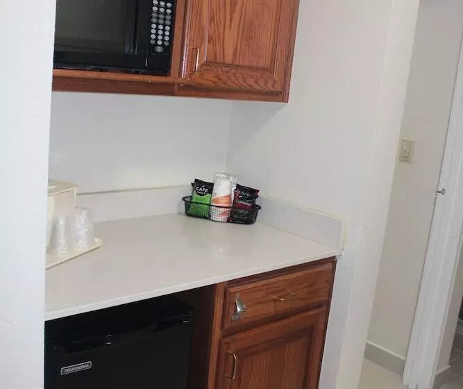 Отель Quality Inn North Vernon