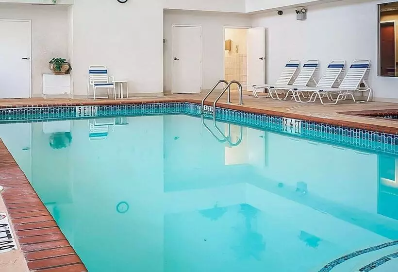 酒店 Quality Inn & Suites