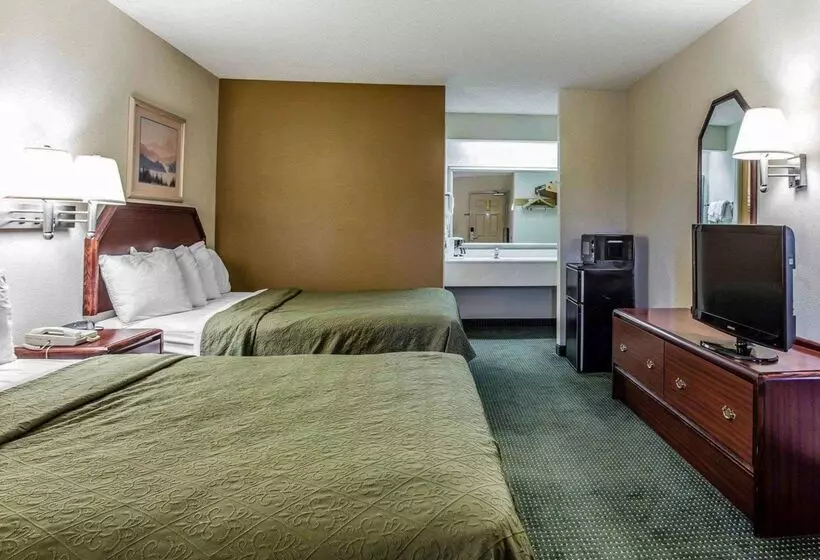 Отель Quality Inn & Suites Stockbridge Atlanta South I 75