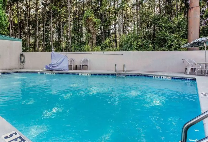 Отель Quality Inn & Suites Stockbridge Atlanta South I 75