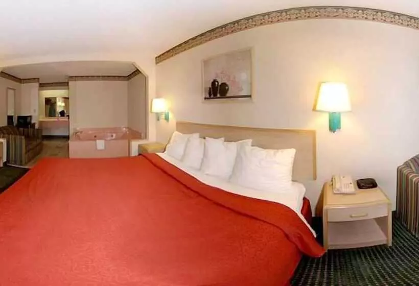 Отель Quality Inn & Suites Stockbridge Atlanta South I 75