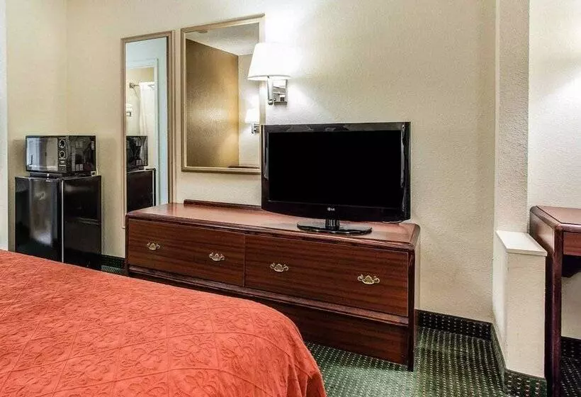 Отель Quality Inn & Suites Stockbridge Atlanta South I 75