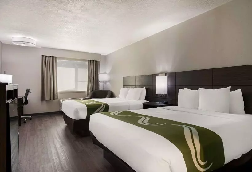 호텔 Quality Inn & Suites Wilsonville