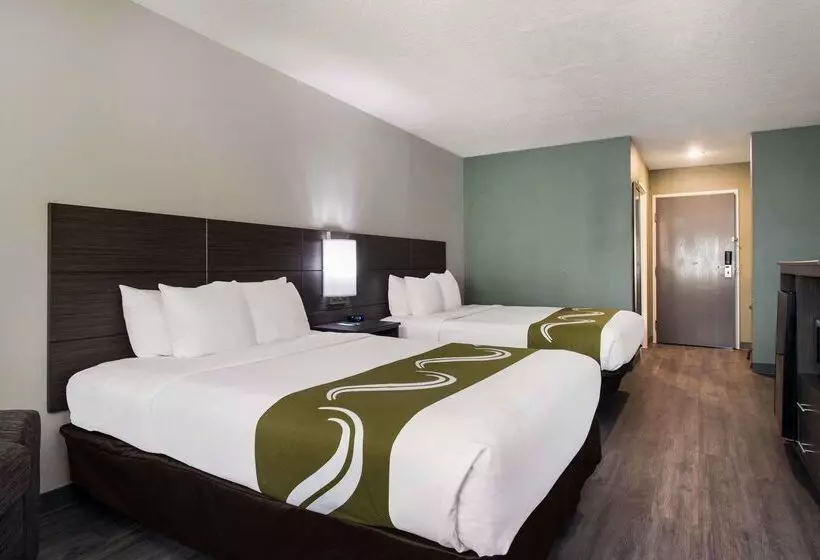 호텔 Quality Inn & Suites Wilsonville