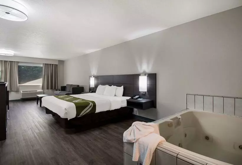 호텔 Quality Inn & Suites Wilsonville