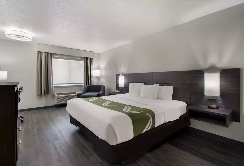 호텔 Quality Inn & Suites Wilsonville