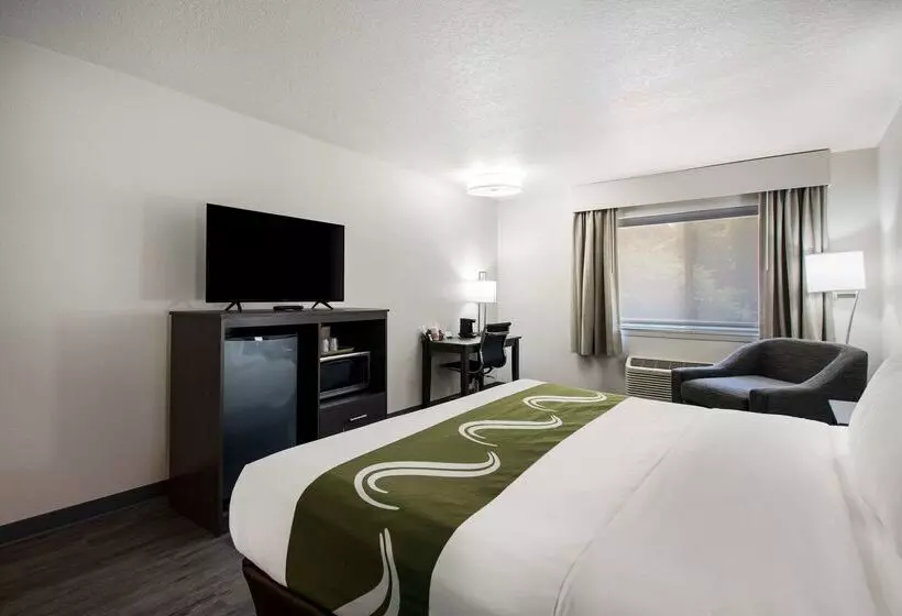 호텔 Quality Inn & Suites Wilsonville