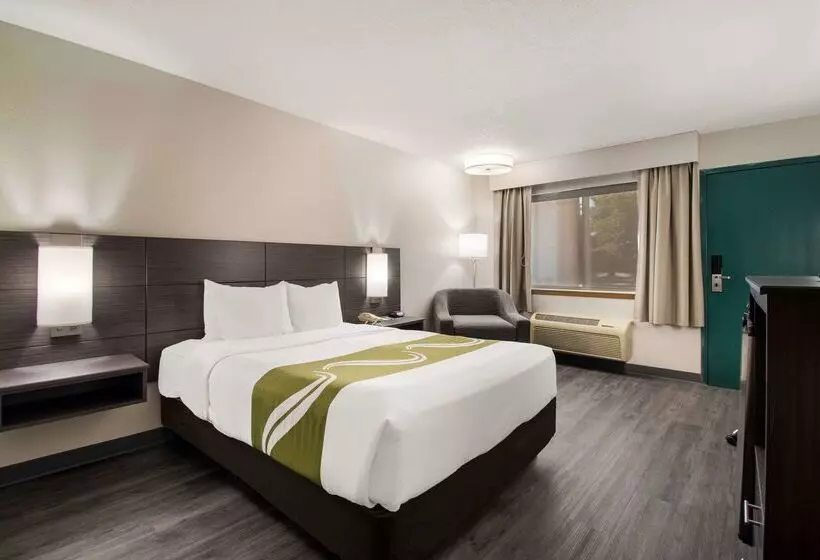 호텔 Quality Inn & Suites Wilsonville