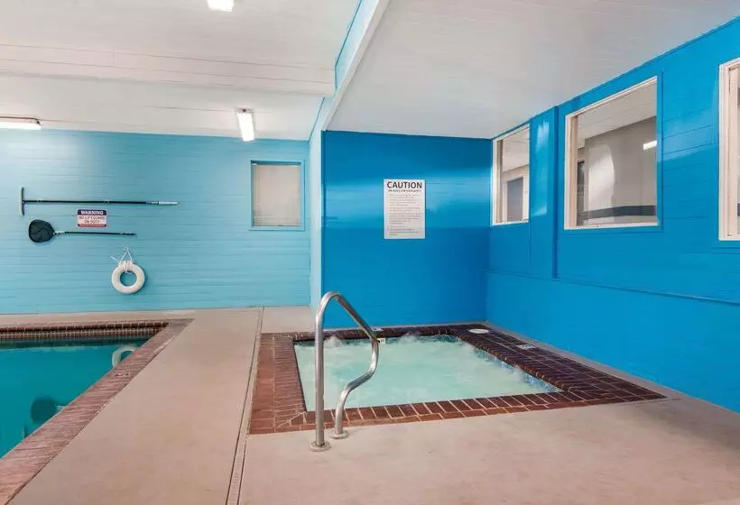 호텔 Quality Inn & Suites Wilsonville