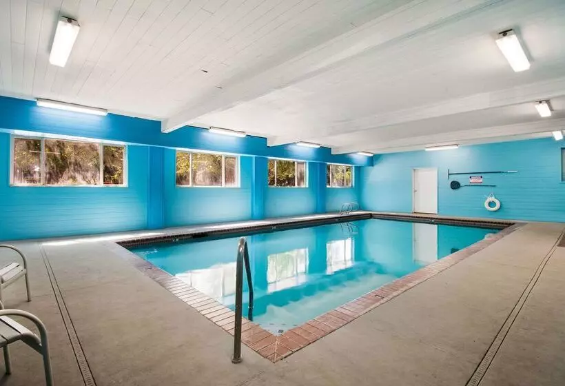 호텔 Quality Inn & Suites Wilsonville