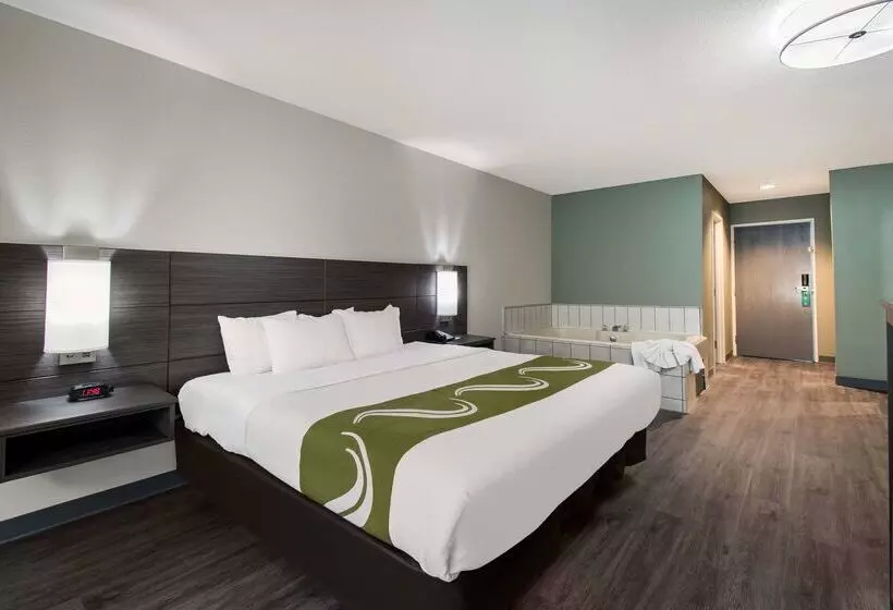 호텔 Quality Inn & Suites Wilsonville