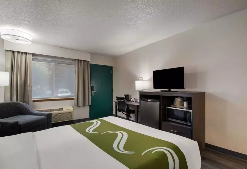호텔 Quality Inn & Suites Wilsonville