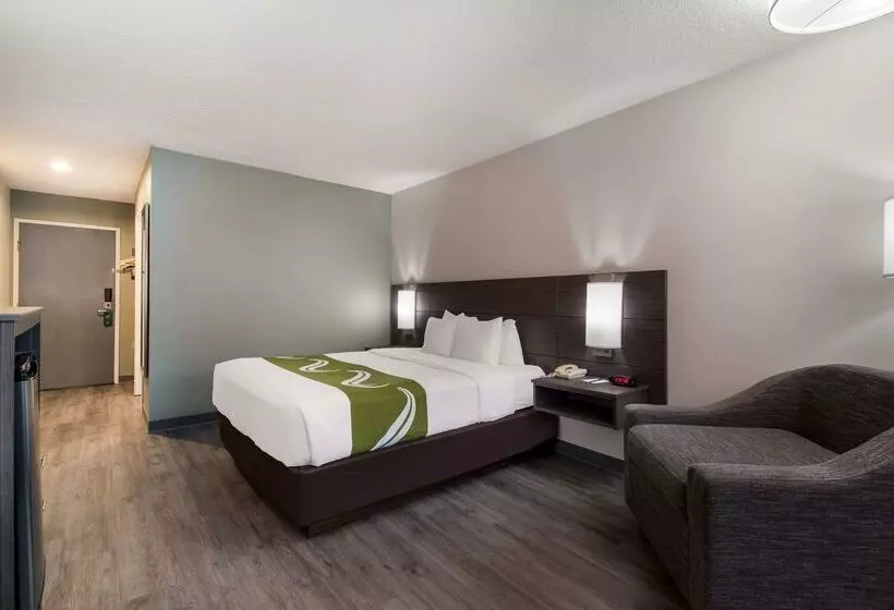 호텔 Quality Inn & Suites Wilsonville